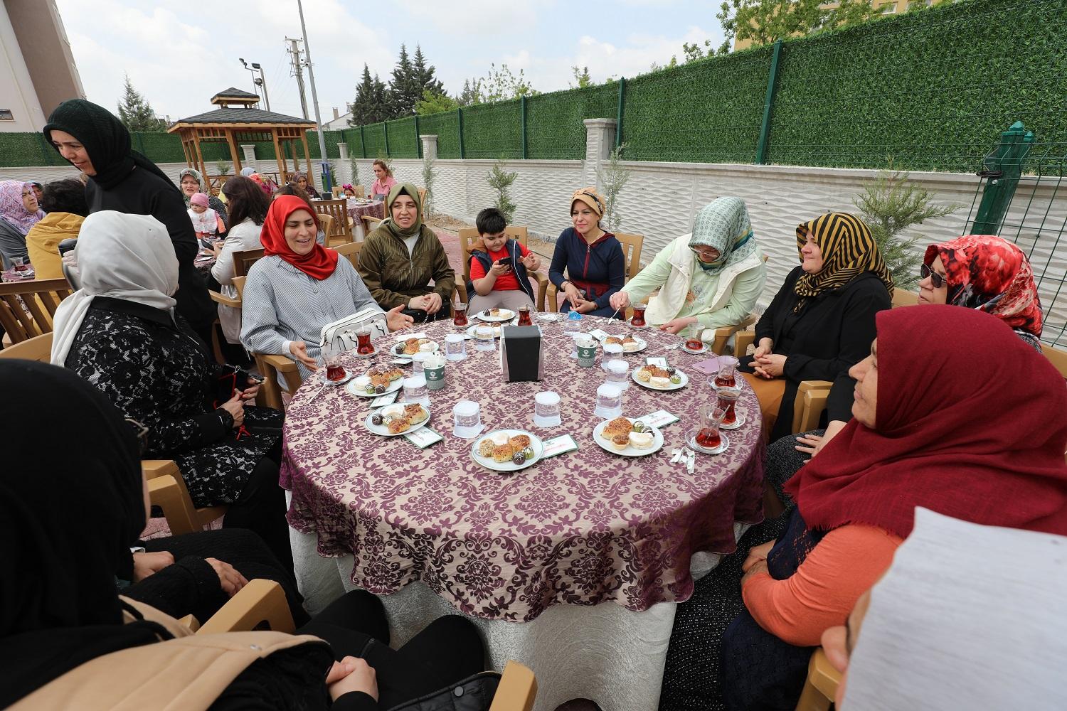 Karatay Konukevi’ndeki Annelere, Anneler Günü Sürprizi