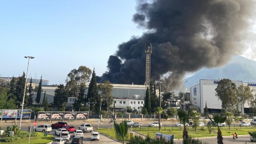 Antalya Serbest Bölge’de bir yat firmasında yangın çıktı