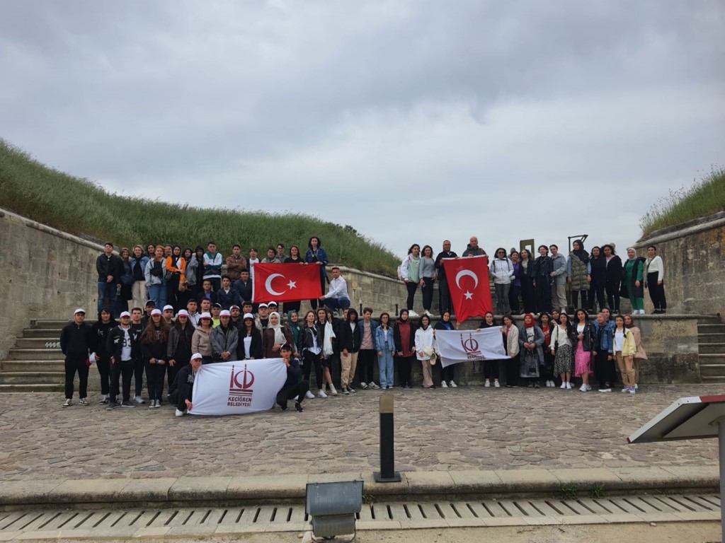 Gençler Çanakkale'yi geziyor