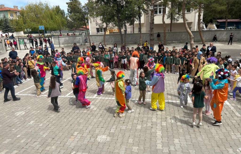 "Gülmeyen çocuk kalmasın projesi" başladı