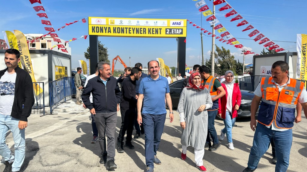 Konya Büyükşehir Belediye Başkanı Altay, Hatay'da depremzelereni ziyaret etti