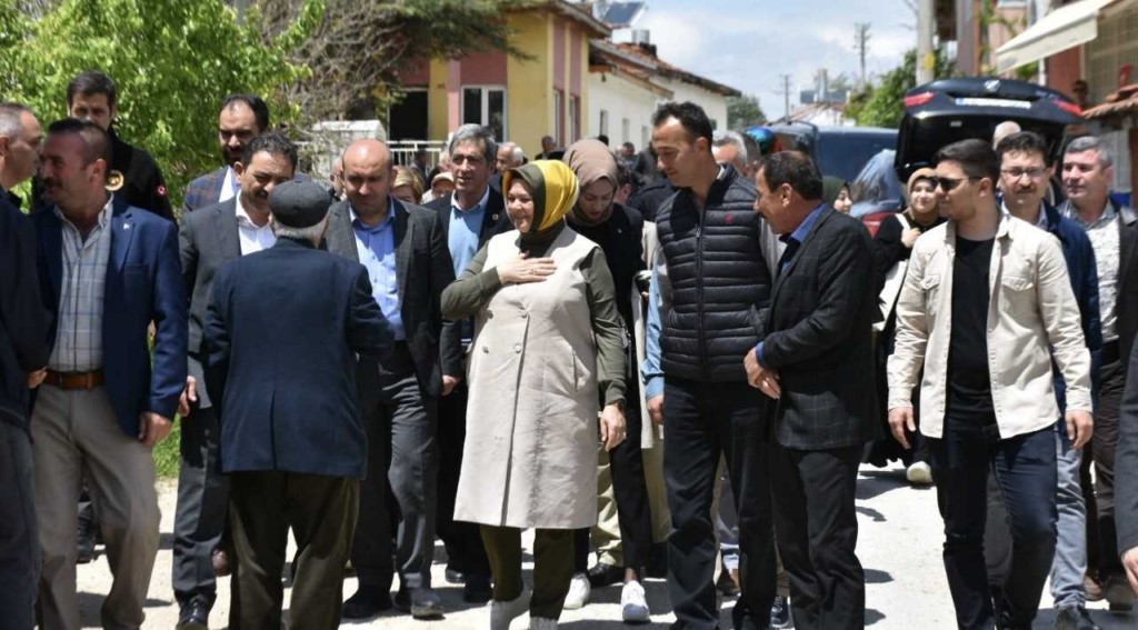 AK Parti'li Gürcan,  yağmur duasına katıldı