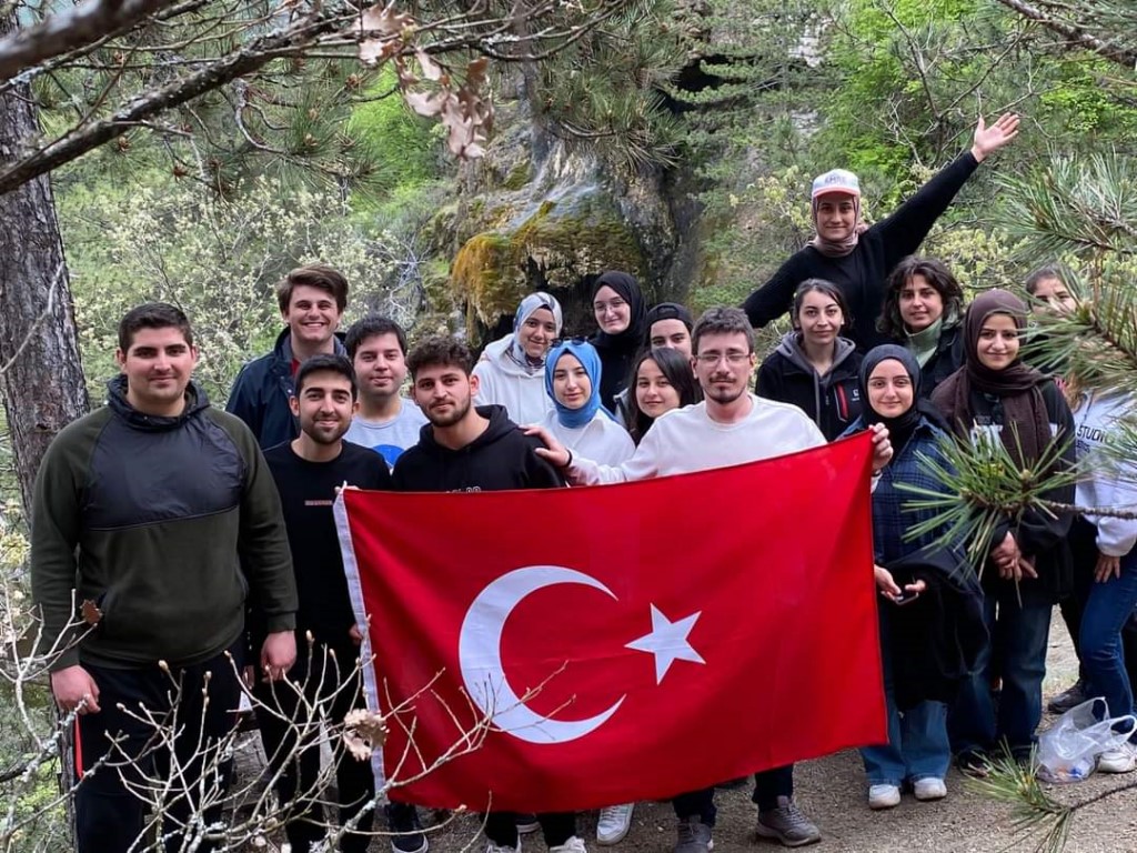 Gökyüzü gözlemi ve doğa yürüyüşü yapıldı