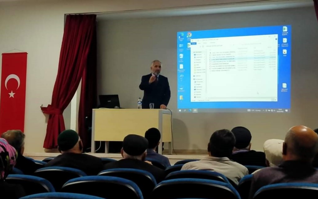 Hacı adaylarına seminer verildi