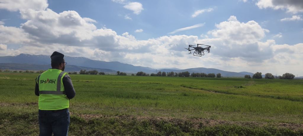 “Drone”lar tarımsal alanlar için uçuruldu