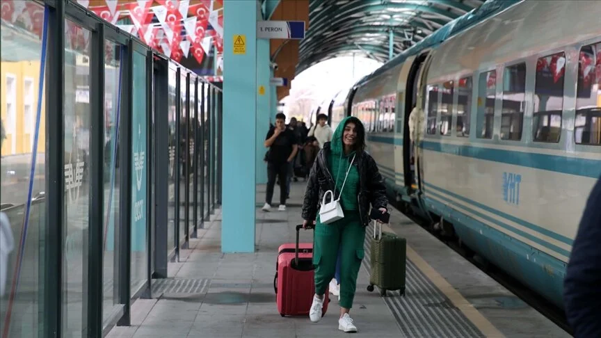 Ankara-Sivas Hızlı Tren Hattı'nda bugüne kadar yaklaşık 110 bin yolcu taşındı