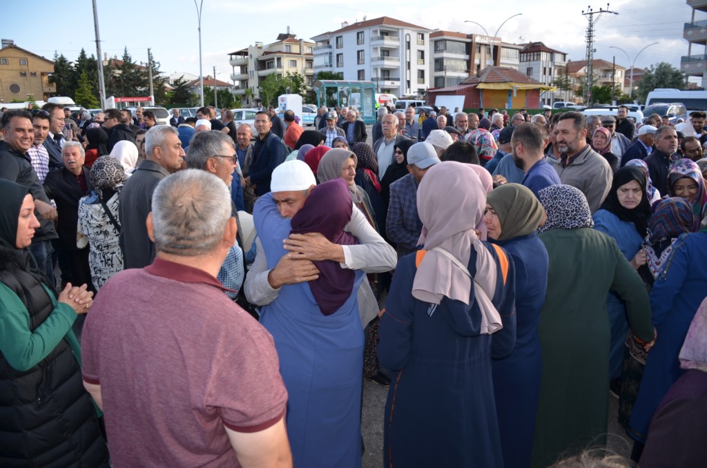 Karaman'dan ilk hac kafilesi dualarla uğurlandı