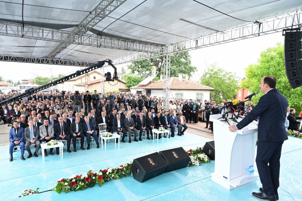 Alparslan Türkeş Caddesi'nin açılışıyla Taşköprü Alt Geçidi'nin temel atma töreni yapıldı