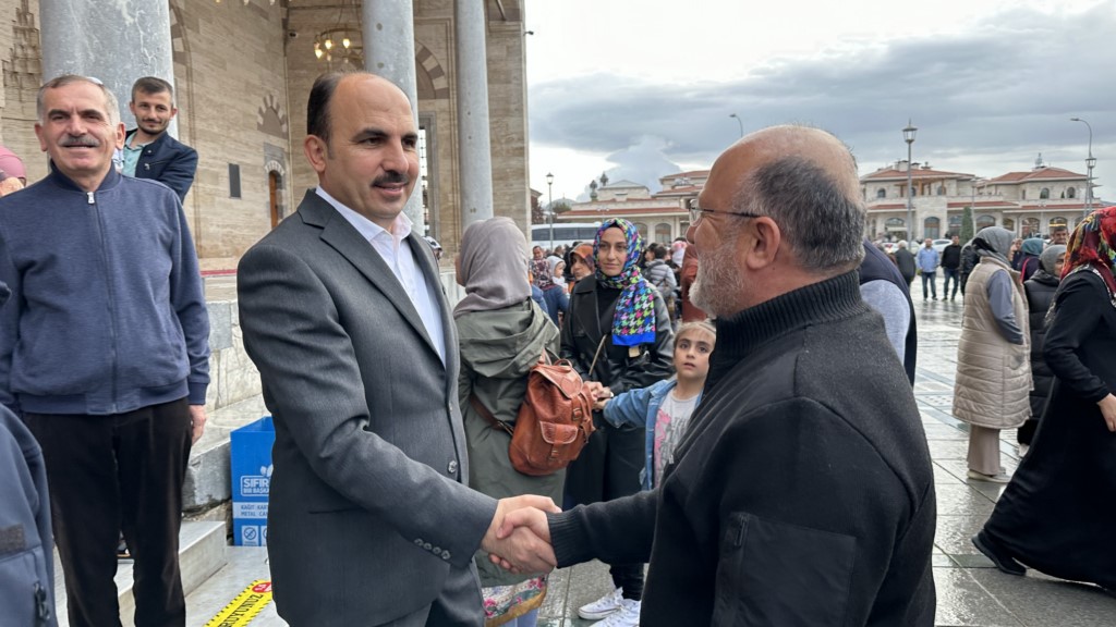 Konya'dan ilk hacı kafilesi uğurlandı