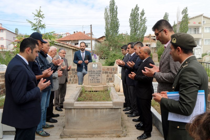 Emekli Korgeneral Polat, mezarı başında anıldı