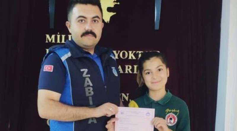 Konya'da ortaokul öğrencisinden örnek davranış