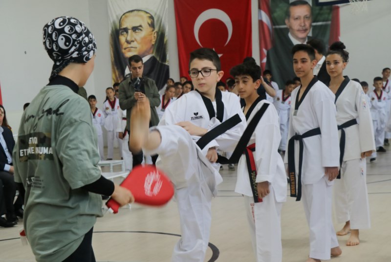 Kırsal mahallelerdeki çocuklar jandarma öncülüğünde sporla tanıştı