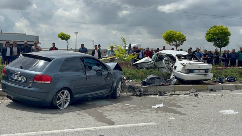 trafik kazasında 3 kişi öldü, 2 kişi yaralandı