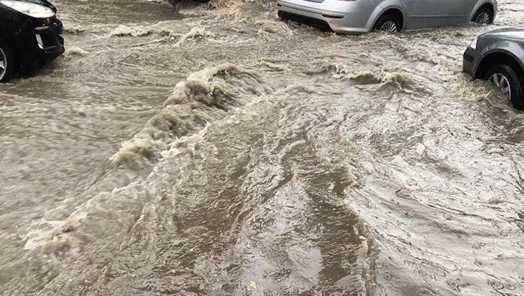 Meteoroloji uyardı! Sel, su baskınlarına dikkat