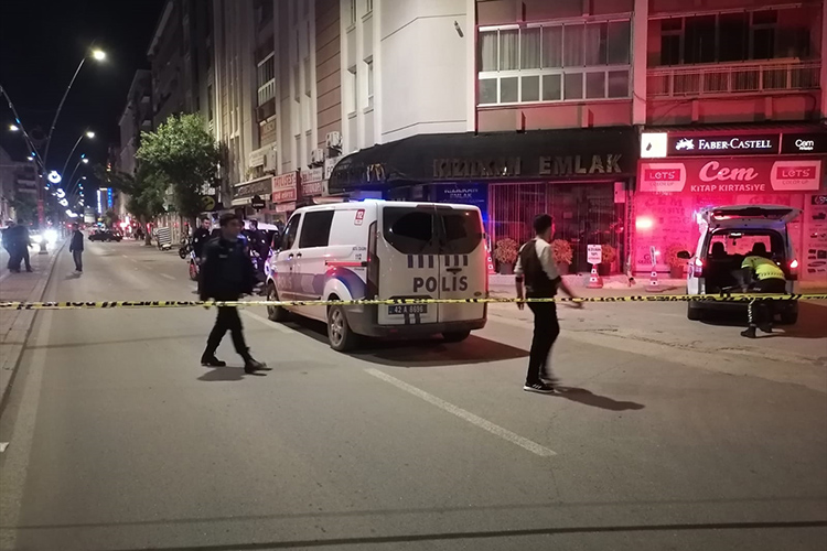 Konya'da silahlar patladı, yaralananlardan 7'si polis