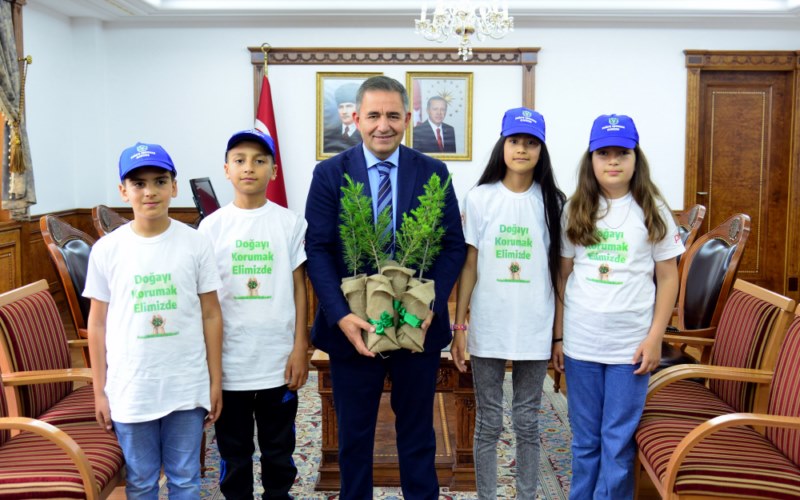 Buhara, öğrencilerle bir araya geldi