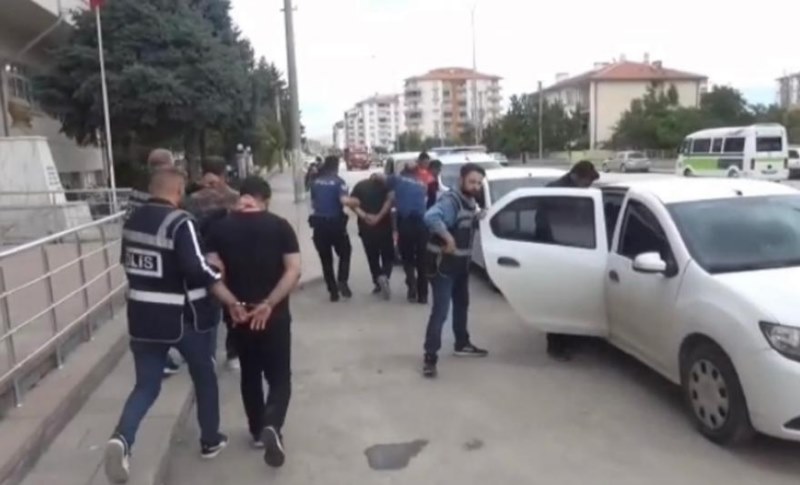 8'i polis 12 kişinin yaralandığı kavgayla ilgili 4 şüpheli tutuklandı