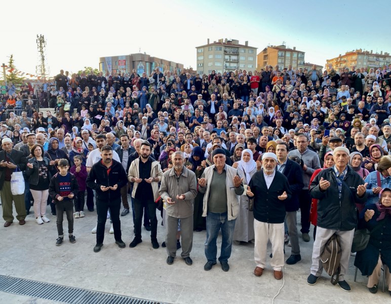 Kırşehir'den ilk hac kafilesi kutsal topraklara uğurlandı