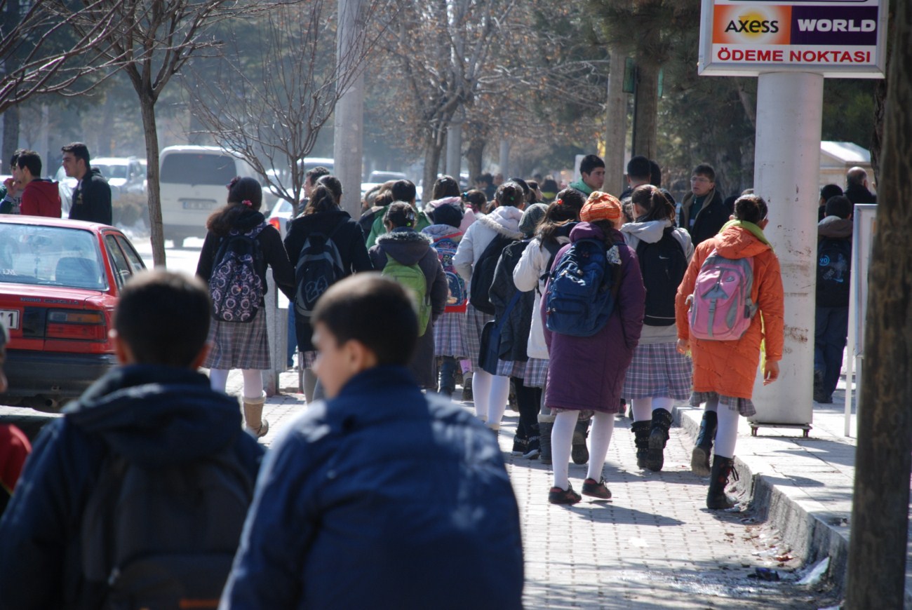 Ders zili yeniden çaldı