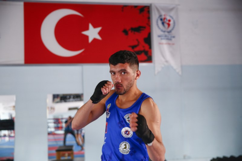 Şampiyon muaythai sporcusu, yeni başarılar için çalışıyor