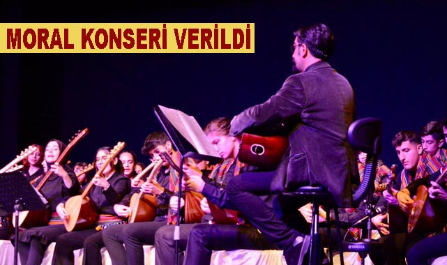 Depremzedeler için konser düzenlendi