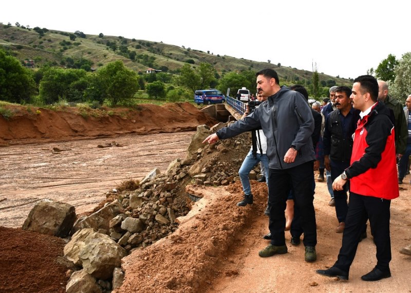 Sağanağın ardından 19 köyde hasar oluştu