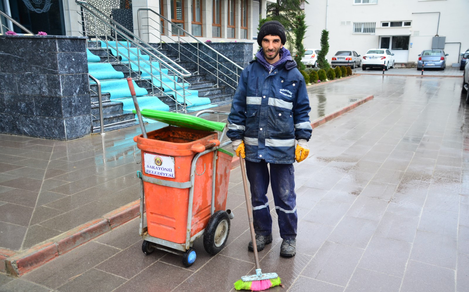 Belediyenin çalışkan temizlikçisi