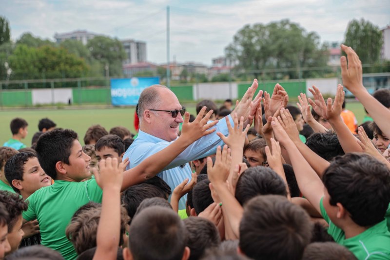 Sivas Belediyesi yaz futbol okulu açtı