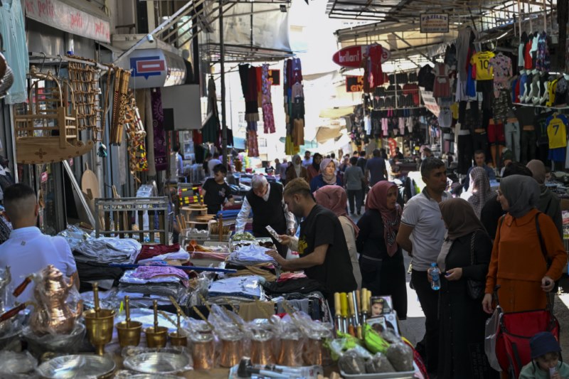 Çarşı ve pazarlarda bayram hareketliliği yaşanıyor