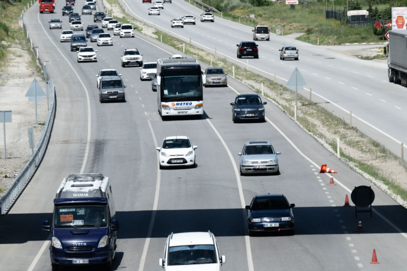 Ankara-Kırıkkale kara yolunda bayram dönüşü yer yer yoğunluk yaşanıyor