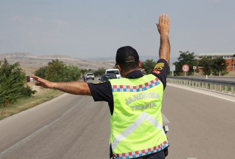 Beypazarı İlçe Jandarma sürücüleri uyardı