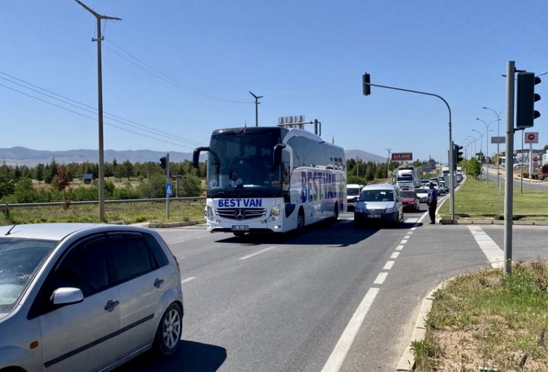 Ankara-Kayseri kara yolunda trafik yoğunluğu yaşanıyor