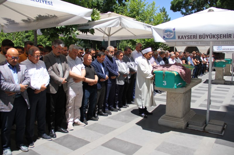 Vedat Arıkan'ın cenazesi toprağa verildi