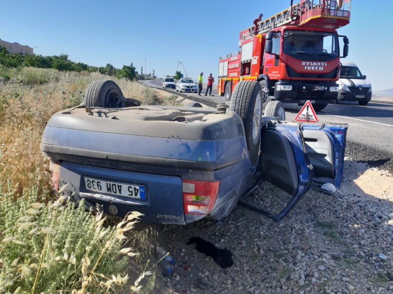 Şarampole devrilen otomobildeki 5 kişi yaralandı