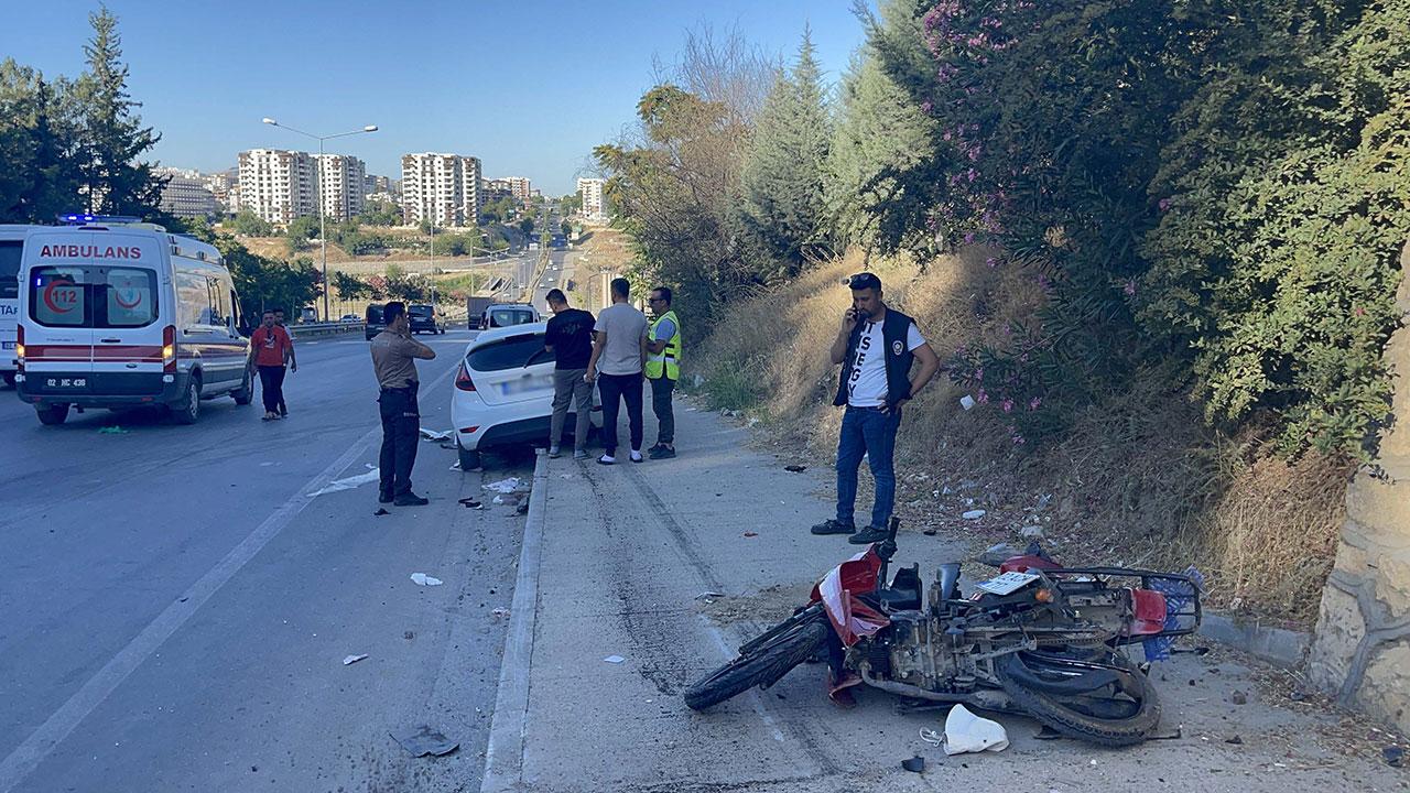 Otomobille motosikletin çarpışması sonucu 6 kişi yaralandı