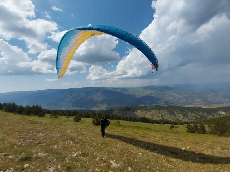 Yamaç paraşütü yarışması kapsamında antrenman uçuşları yapıldı