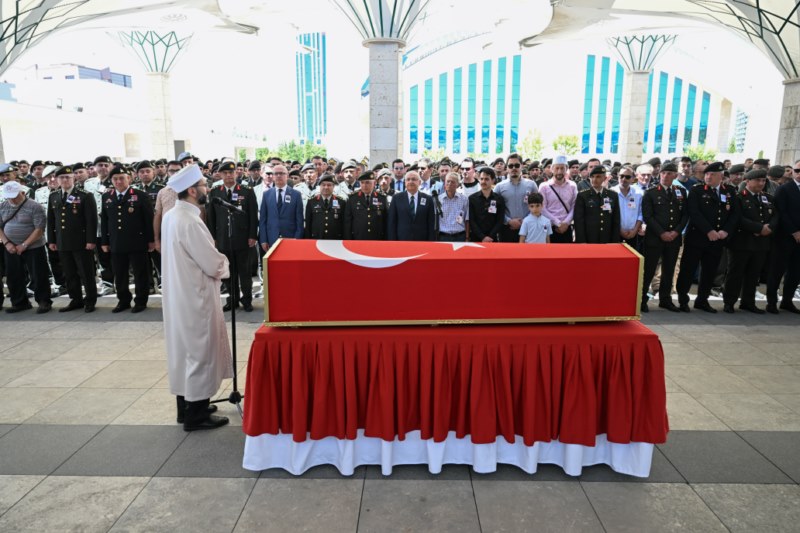 Hayatını kaybeden Tuğgeneral, son yolculuğuna uğurlandı