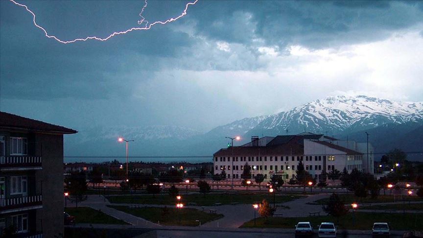 Orta Karadeniz'in iç kesimleri için gök gürültülü sağanak uyarısı