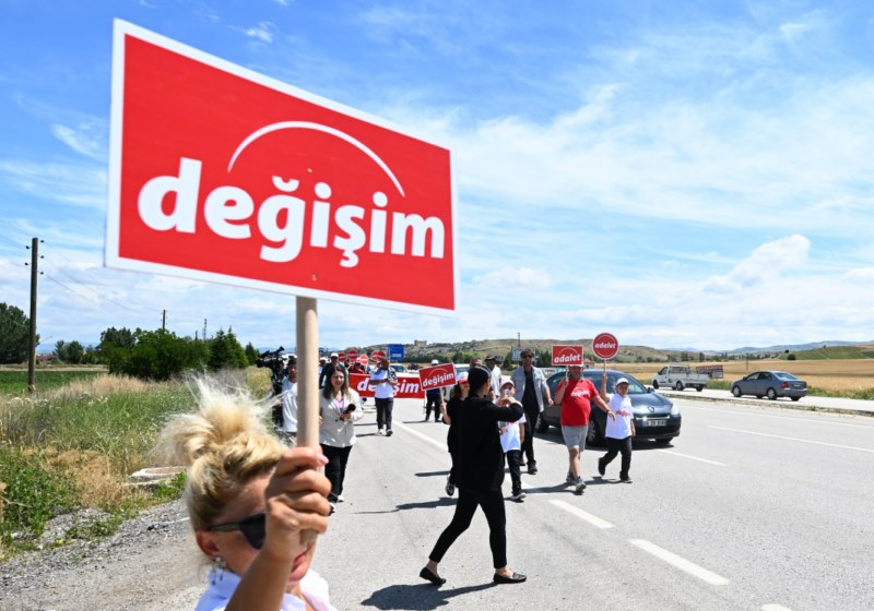 Tanju Özcan, yürüyüşünün 8. gününde basın toplantısı düzenledi