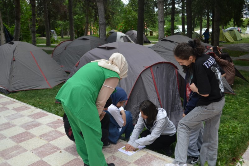 Yatılı yaz Kur'an kurslarındaki öğrenciler kampta bir araya geldi