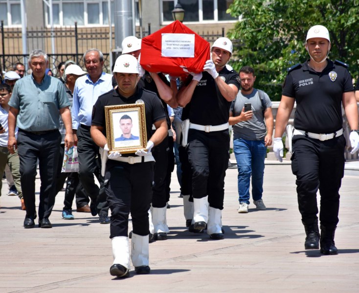 Polis memurunun cenazesi Kırıkkale'de toprağa verildi