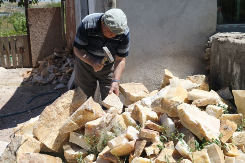 Yılda 30 ton oniks taşı takı ve süs eşyasına dönüştürülüyor