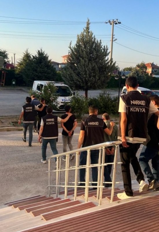 Uyuşturucu operasyonunda 12 zanlı tutuklandı