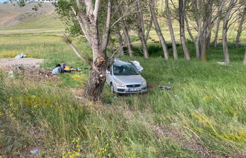 Devrilen otomobildeki 6 aylık bebek öldü, 3 kişi yaralandı