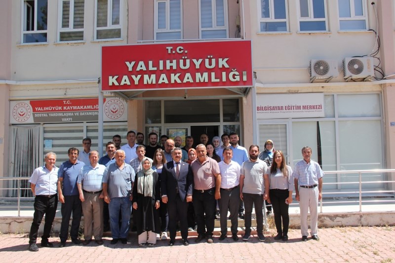 Kaymakam İbrahim Yazıcı Yalıhüyük’e veda etti