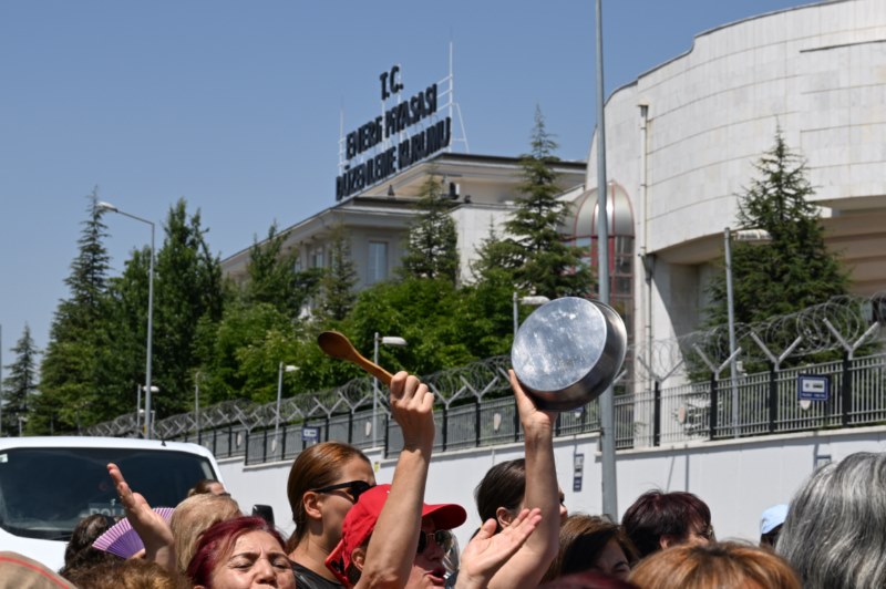 CHP Kadın Kollarından EPDK önünde basın açıklaması