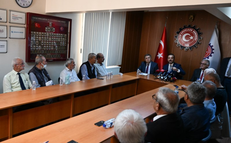 İYİ Parti Sözcüsü Zorlu, Tüm Emekliler Derneği'ni ziyaret etti