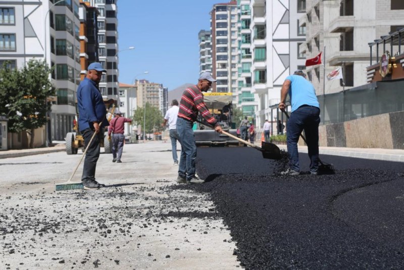 Altyapı çalışmaları sürüyor