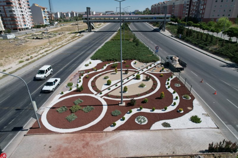 Belediye terminal kavşağının çevresini düzenledi