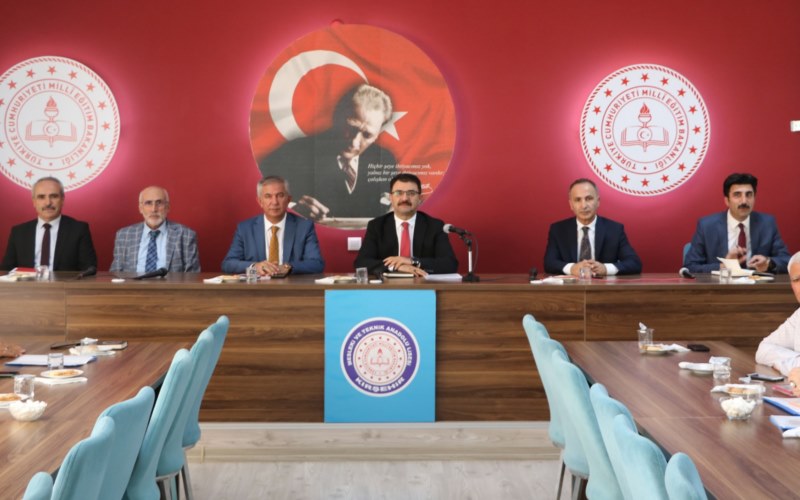 Din Öğretimi Genel Müdürü İşleyen, Kırşehir'de toplantılara katıldı